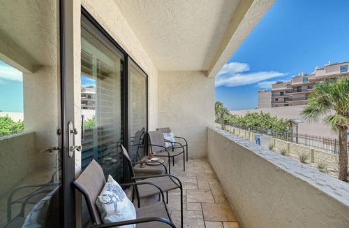 Siesta Key Condo | Condo on Siesta Key/Crescent Beach. Steps to ocean and many shops/activities!