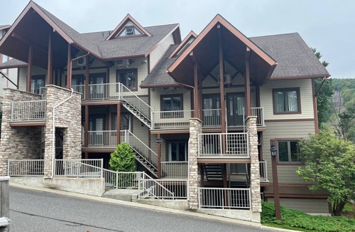Bromont Condo | Condo ski-in/ski-out au pied des pentes
