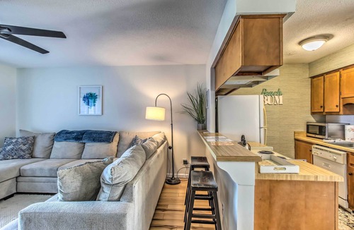 North Carolina Coast Apartment | Condo w/Pool Access - Walk to Beach!