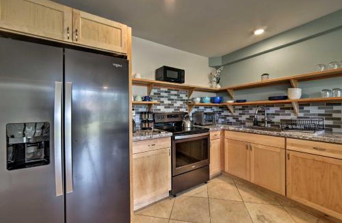 Kuau Apartment | Condo with Lanai at Beginning of Road to Hana!