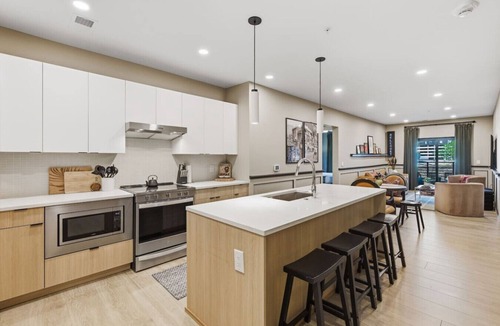 Downtown Nashville Condo | Condo with Pool, Balcony + Garage, Walk to Downtown Broadway