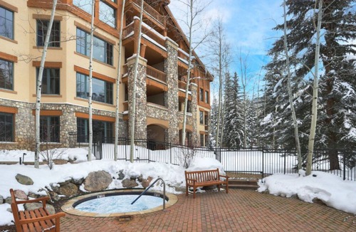 Beaver Creek Condo | Condo with ski-in/ski-out access with a Fireplace