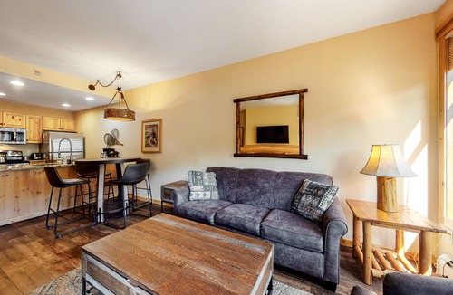 Copper Mountain Village Condo | Condo with ski view, hot tub, tennis, & fitness room - walk to lifts