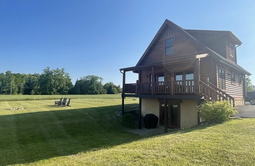 Geneva House | Conesus Log Cabin, Cozy Log Cabin on the Wine Trail