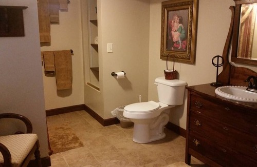 Russell Bed & Breakfast | Conewango Room at Carousel Bed and Breakfast