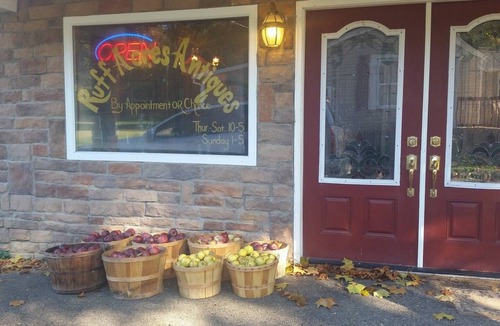 Russell Bed & Breakfast | Conewango Room at Carousel Bed and Breakfast