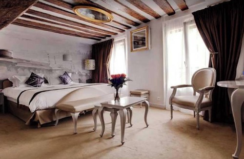 Les Halles Hotel | Confidential Room 1, a stone's throw from the Louvre