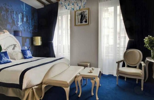Les Halles Hotel | Confidential Room 1, a stone's throw from the Louvre