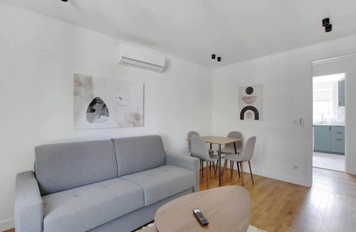 Saint-Ouen Apartment | Confort moderne & Climatisation – Proche Paris