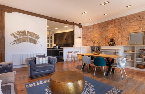 San Francisco Apartment | Confort y Diseño con Vistas al Casco Viejo