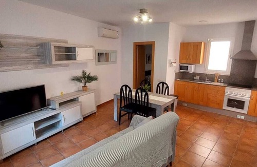 Cornella de Llobregat Condo | Confortable Piso en Cornellà de Llobregat, muy Bien Comunicado