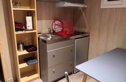 Chateauneuf-de-Gadagne Cottage | Confortable Cottage Dans les Bois