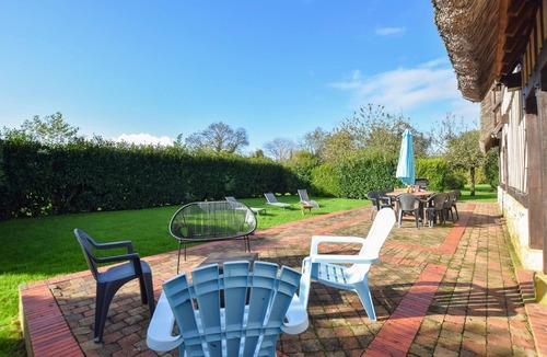 Bonneville-la-Louvet House | Confortable maison normande