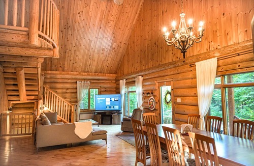 Mandeville Ski Chalet | Confortable 4 chambres avec Spa 4 saisons /Cozy 4 bedrooms with Spa