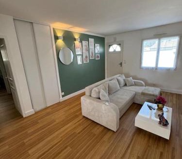 Saint-Jean-d'Illac House | Confortable Maison Avenue du Cap Ferret