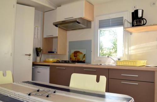 Junas Other | Confortable Mobil Home avec Terrasse, 2 Chambres - API-1-52-1808