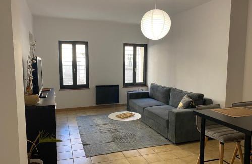 Lezignan-Corbieres Apartment | Confortable T2 avec jardin aménagé