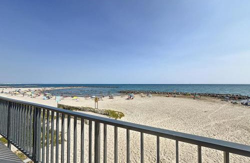 Carnon-Plage Apartment | Confortable T3 sur plage avec WiFi et parking privé - FR-1-715-104