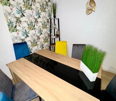 Roubaix Apartment | Confortable T4 Équipé à Roubaix - 200m Métro