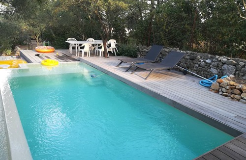 Pignan Villa | Confortable Villa Familiale au Terrain Calme et Ombragé à L'orée de Montpellier
