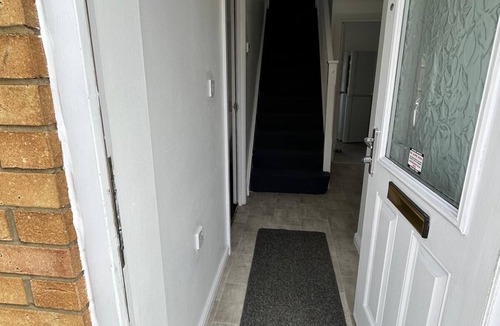 Luton House | Confy Delight Double Bedroom