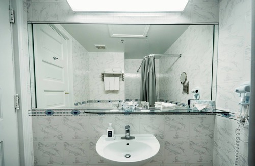 The Loop Hotel | Congress Plaza Hotel