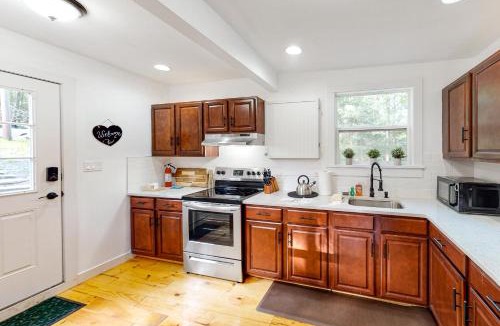 Canadensis House | Conifers & Cocktails