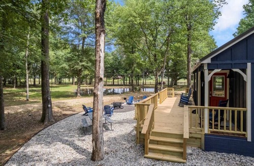 Dogwood House | Connect to Nature by Lake Cypress Springs