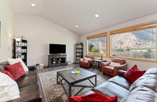 Orondo House | Connect with the Columbia