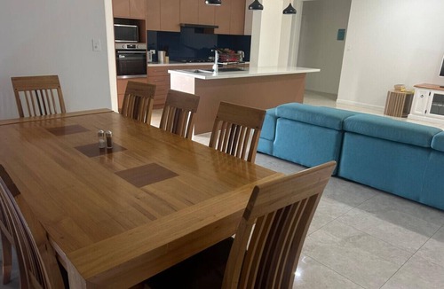 Hillcrest House | Connecting Palms Retreat