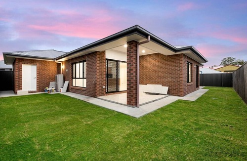 Hillcrest House | Connecting Palms Retreat