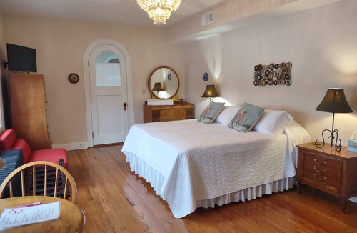 Connellsville Bed & Breakfast | Connellsville B&B
