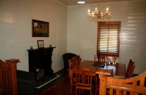 Stanthorpe House | Connor House - self contained accommodation