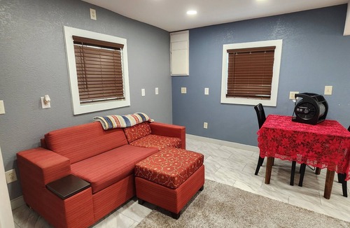 Cottondale Apartment | Conrad Apartment