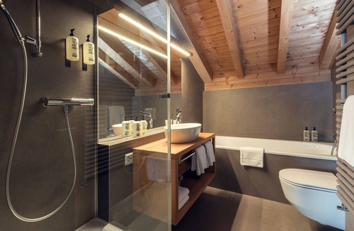 Silvaplana Hotel | Conrad's Mountain Lodge