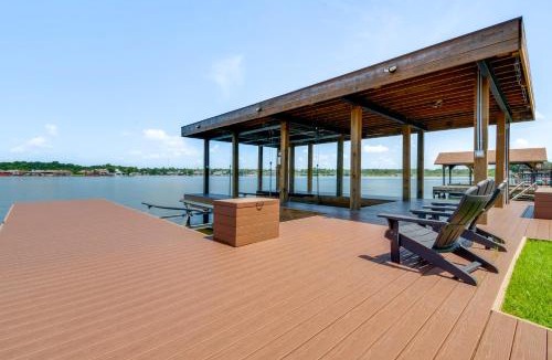 Willis House | Conroe Lake House: Luxe Pool, Private Dock & Games
