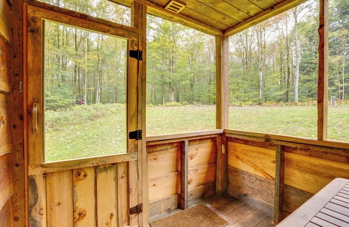 Bernhards Bay Cottage | Constantia Cabin Escape > 2 Mi to Lake Oneida