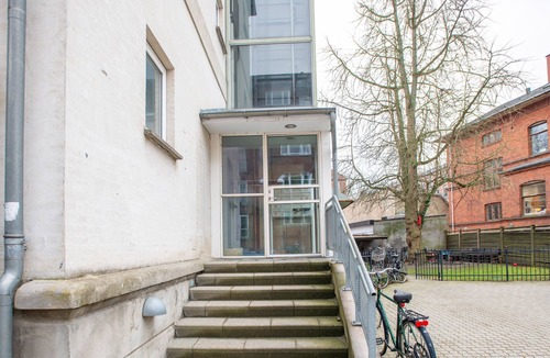 Frederiksberg Apartment | Constantin - Chic 2-bdr Apt With Balcony