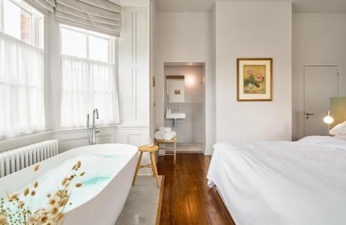 Tamworth Hotel | Constantine House