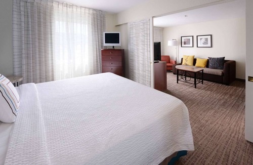 Dallas Hotel | Construction Stays! Spacious, Comfortable & Convenient Location near Downtown!