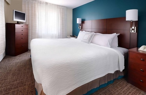 Dallas Hotel | Construction Stays with Parking & Pool, Free Breakfast, Near Major Work Sites!