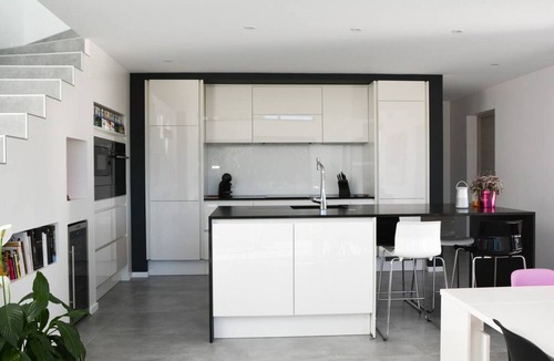 Saint-Mathieu-de-Treviers Apartment | Contemporary villa with private pool and panoramic views of Pic Saint-Loup