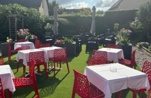 La Riviere-Saint-Sauveur Hotel | Contact hôtel - Hôtel Les Bleuets & SPA