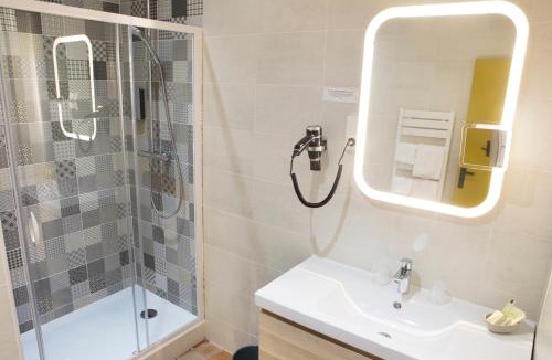 Blace Hotel | Contact Hôtels Le Savigny & Spa