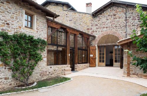 Blace Hotel | Contact Hôtels Le Savigny & Spa