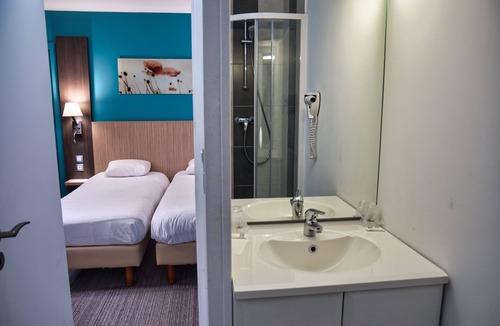 Cleon Hotel | Contact Hotel Le Seino Marin