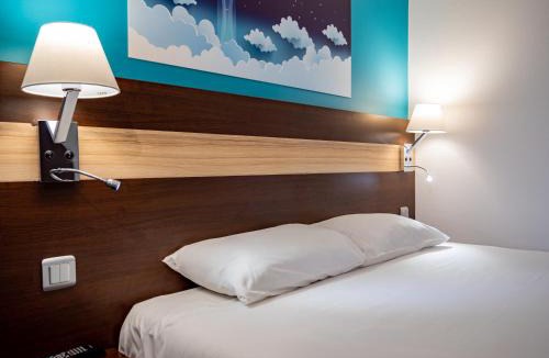 Les Mureaux Hotel | Contact Hotel Restaurant La Chaumière entre Orgeval et Flins A13 sortie 8