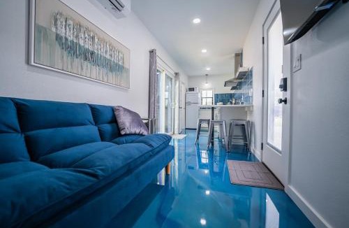 New Braunfels House | Contained In Gruene -River Edition- Hot Tub