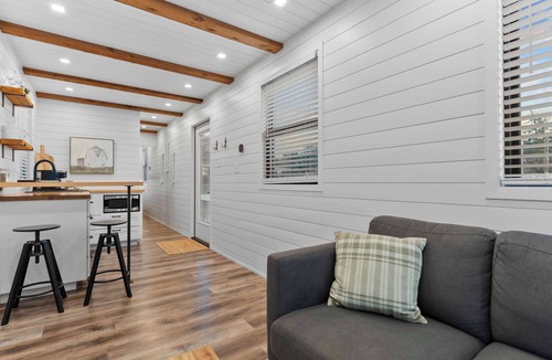 Waco House | Container home with rooftop views and pickleball