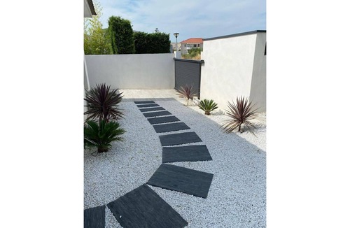 Chateauneuf-les-Martigues Villa | Contemporary villa with private pool